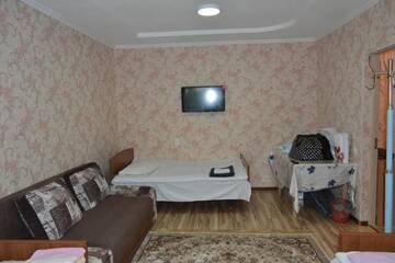 Фото номера Трехместный номер Гостевой дом Dasha Guest House г. Naryn 4